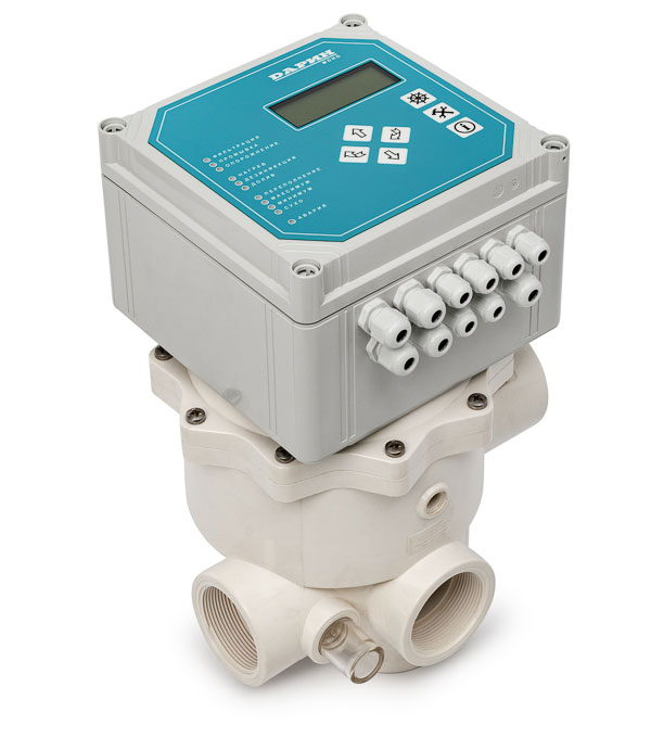 Прибор для переливного или скиммерного бассейна с программированием времени работы насоса фильтра по электронному таймеру