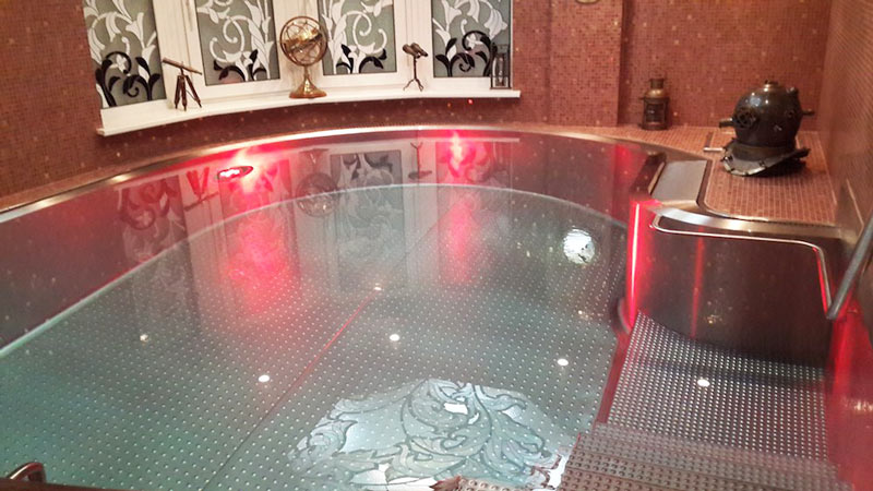 Подсветка в бассейнах из нержавеющей стали